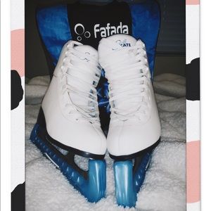 Women’s ice skates